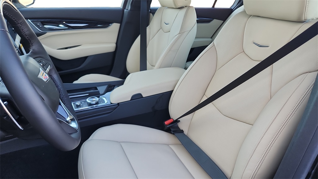 2026 Cadillac CT5 Premium Luxury Image 12 of 35