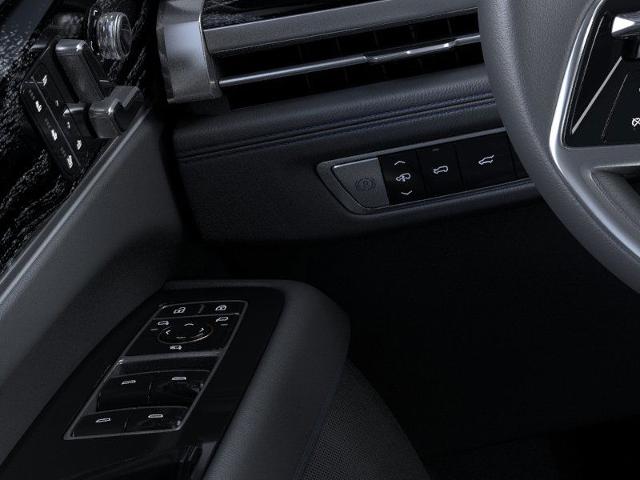 Vehicle image 15 of 24