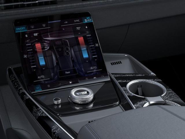 Vehicle image 16 of 24