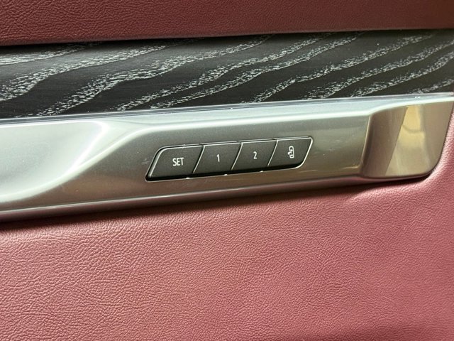 2026 Cadillac Escalade 4WD Luxury Image 36 of 61