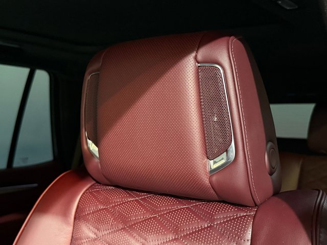 2026 Cadillac Escalade 4WD Luxury Image 19 of 61