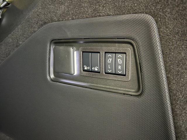 2026 Cadillac Escalade 4WD Luxury Image 39 of 61