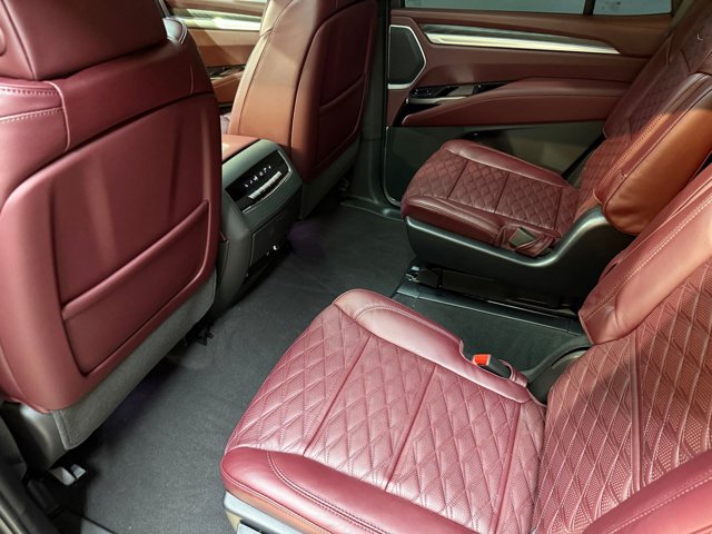 2026 Cadillac Escalade 4WD Luxury Image 18 of 61