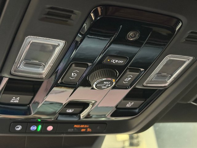 2026 Cadillac Escalade 4WD Luxury Image 37 of 61