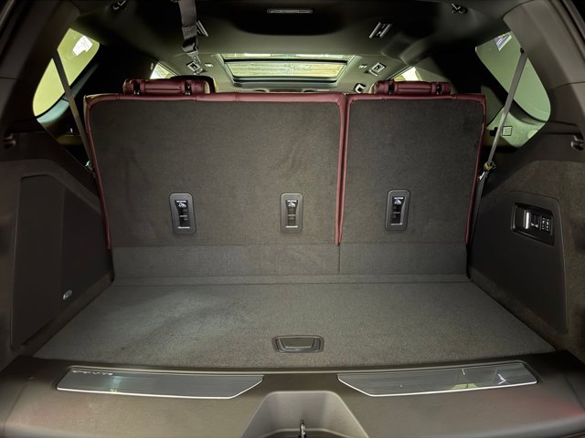 2026 Cadillac Escalade 4WD Luxury Image 11 of 61