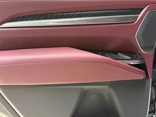 2026 Cadillac Escalade 4WD Luxury Image 32 of 61