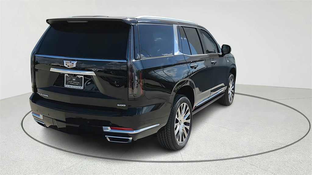 2026 Cadillac Escalade 4WD Platinum Luxury Image 6 of 31