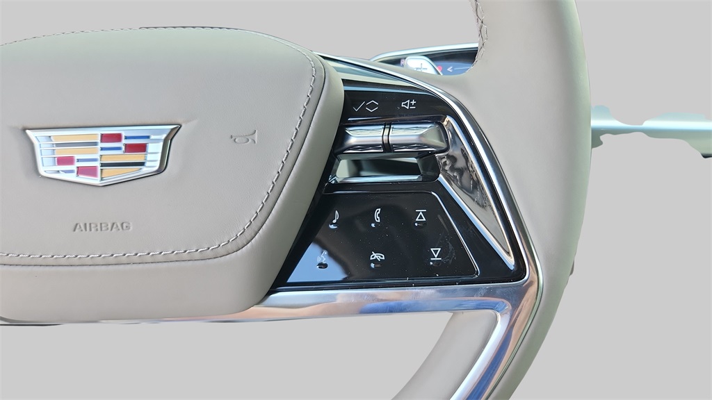 2026 Cadillac Escalade 4WD Platinum Luxury Image 29 of 31