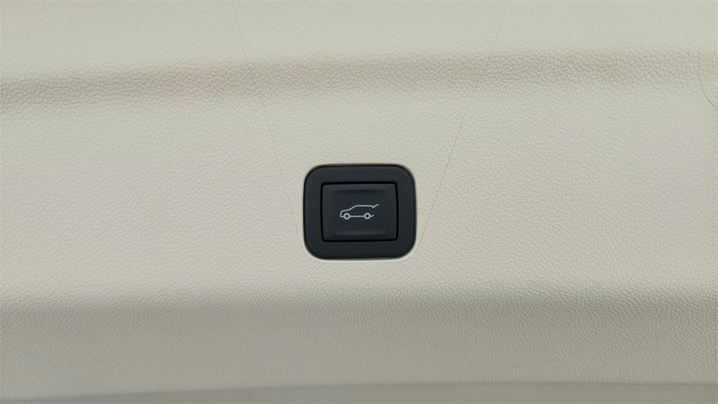 2026 Cadillac Escalade 4WD Platinum Luxury Image 30 of 31