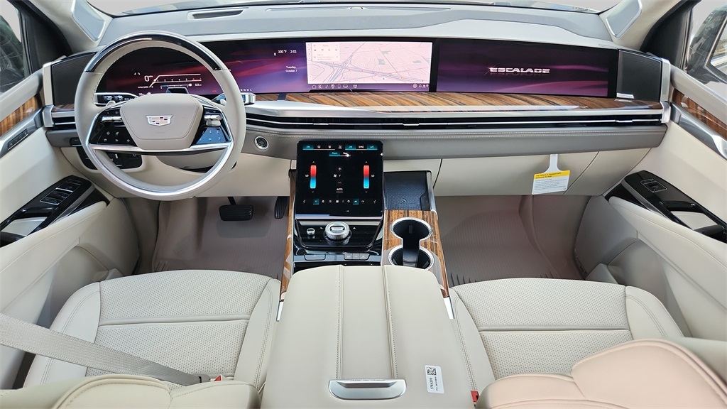 2026 Cadillac Escalade 4WD Platinum Luxury Image 15 of 31