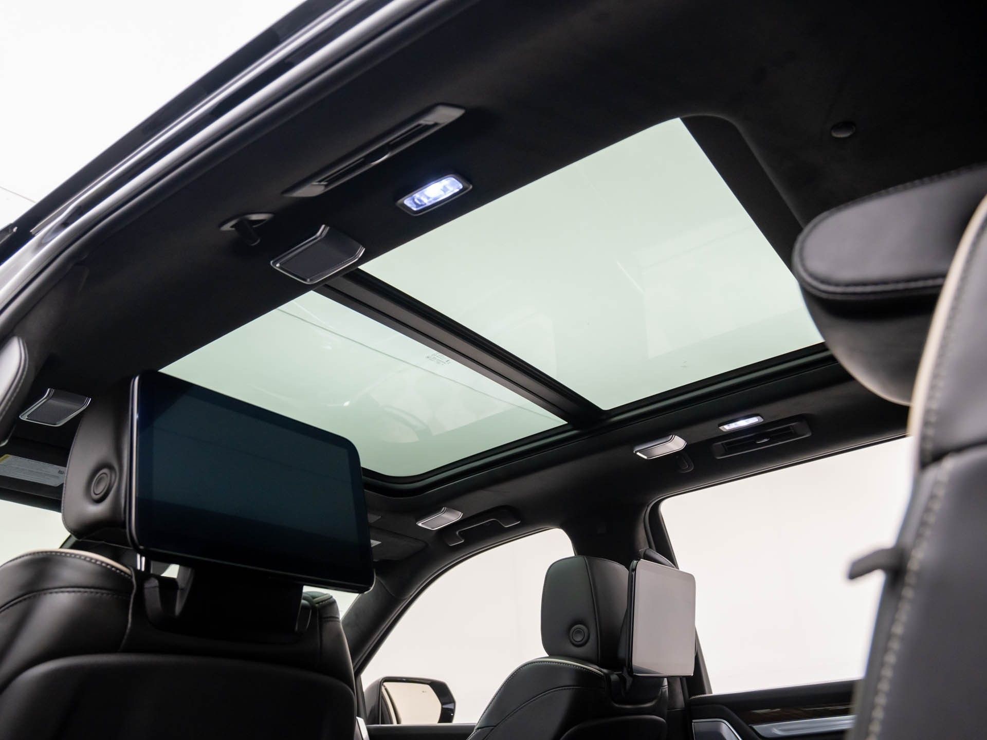 2026 Cadillac Escalade 4WD Platinum Sport Image 37 of 39