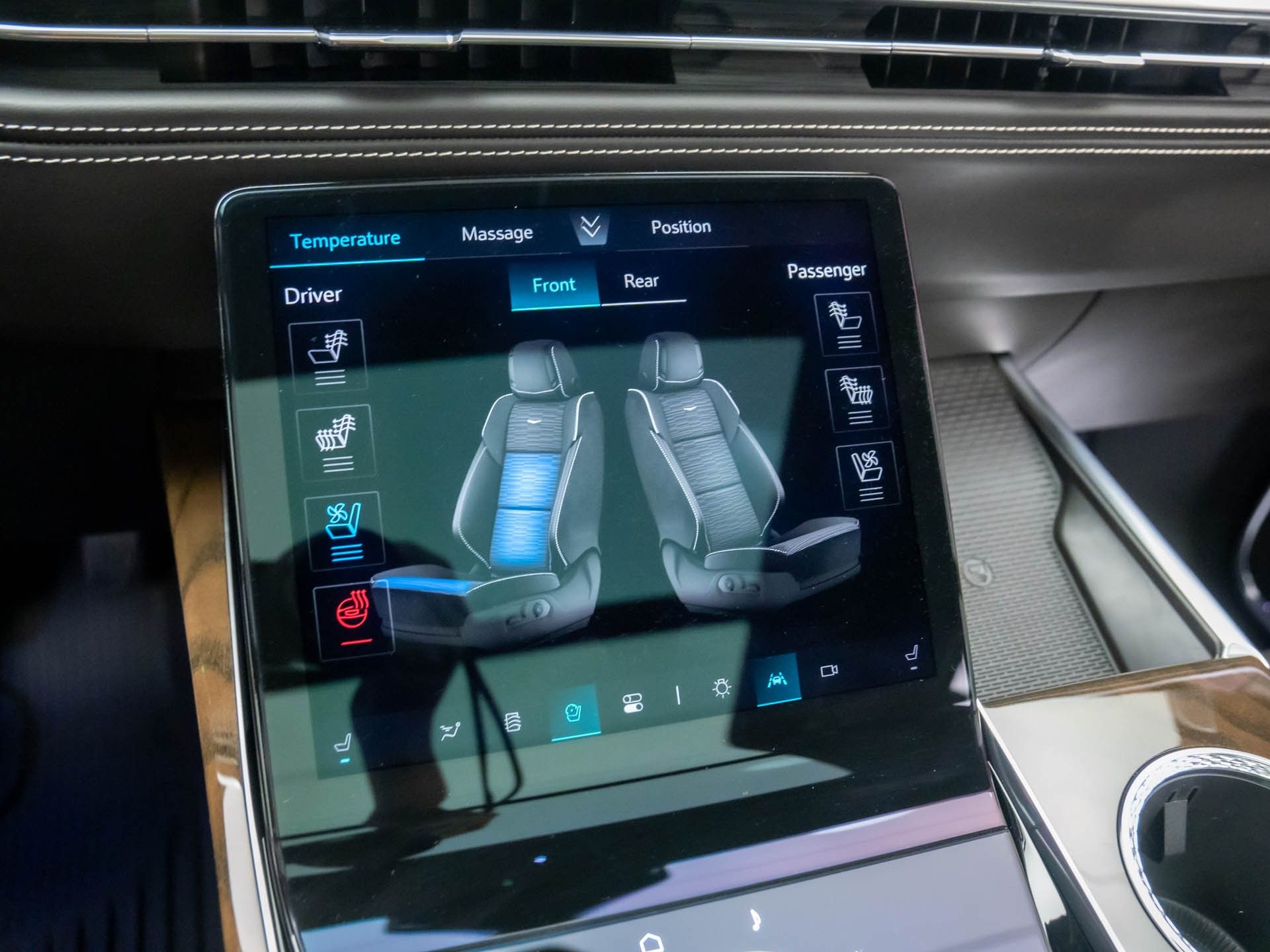 2026 Cadillac Escalade 4WD Platinum Sport Image 24 of 39