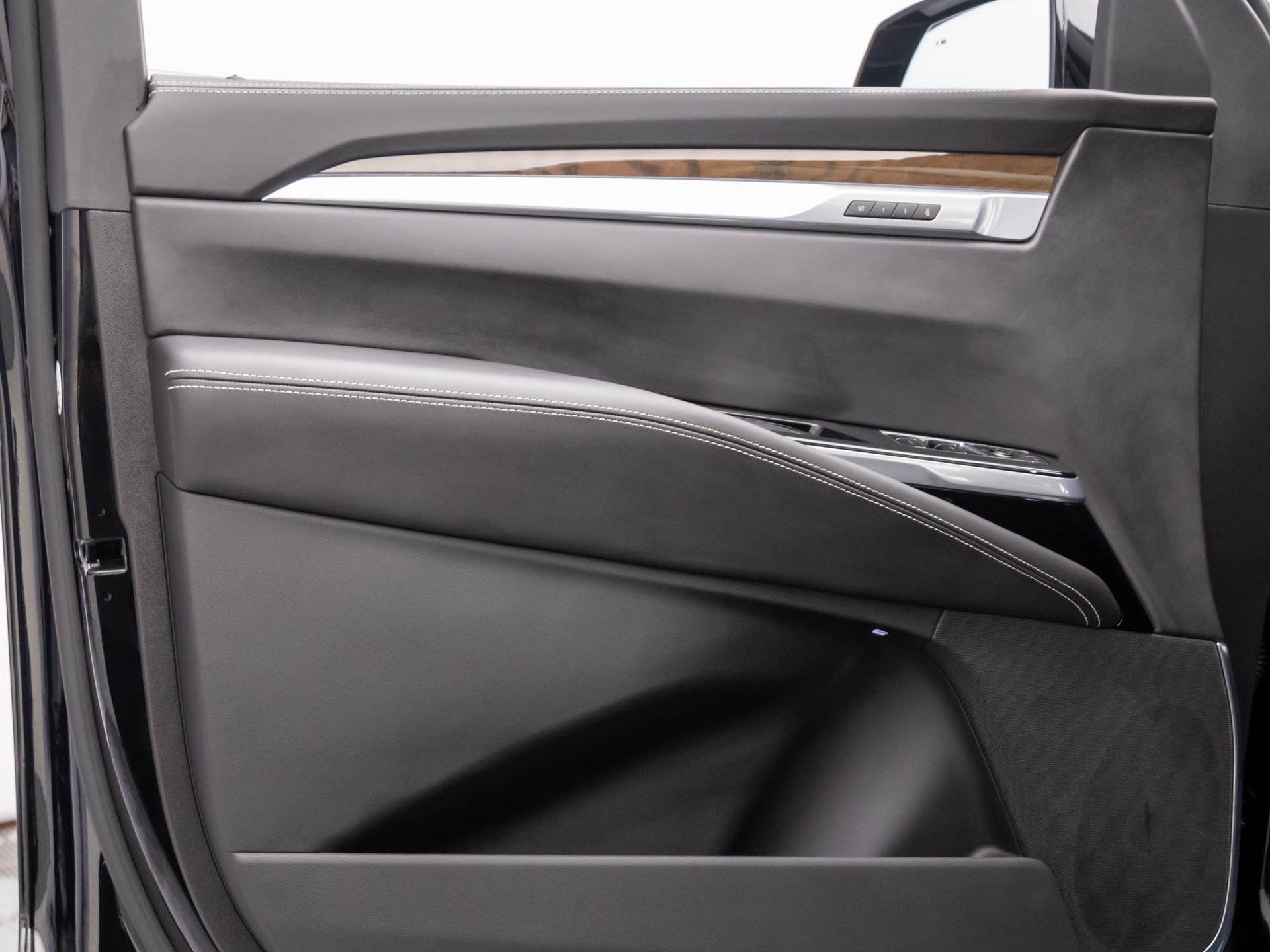 2026 Cadillac Escalade 4WD Platinum Sport Image 28 of 39