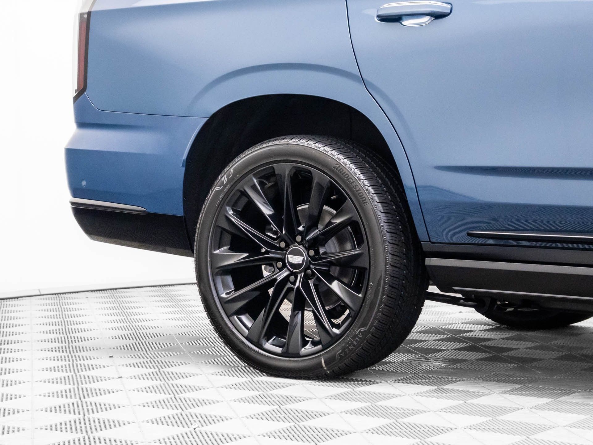 2026 Cadillac Escalade 4WD Platinum Sport Image 11 of 36