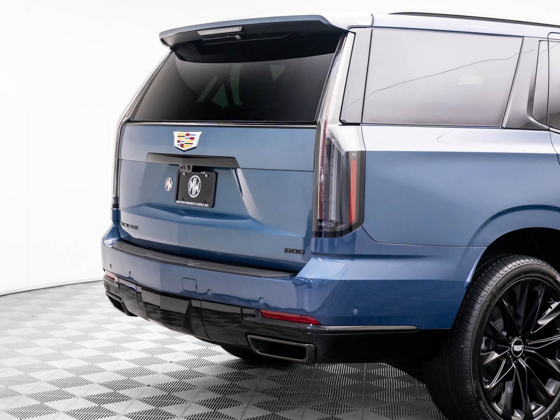 2026 Cadillac Escalade 4WD Platinum Sport Image 6 of 36