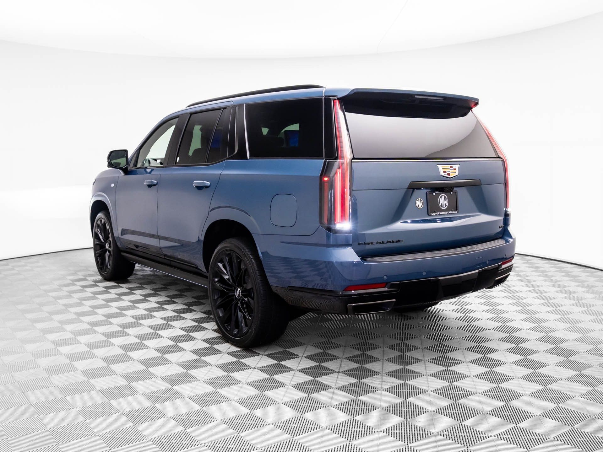 2026 Cadillac Escalade 4WD Platinum Sport Image 8 of 36