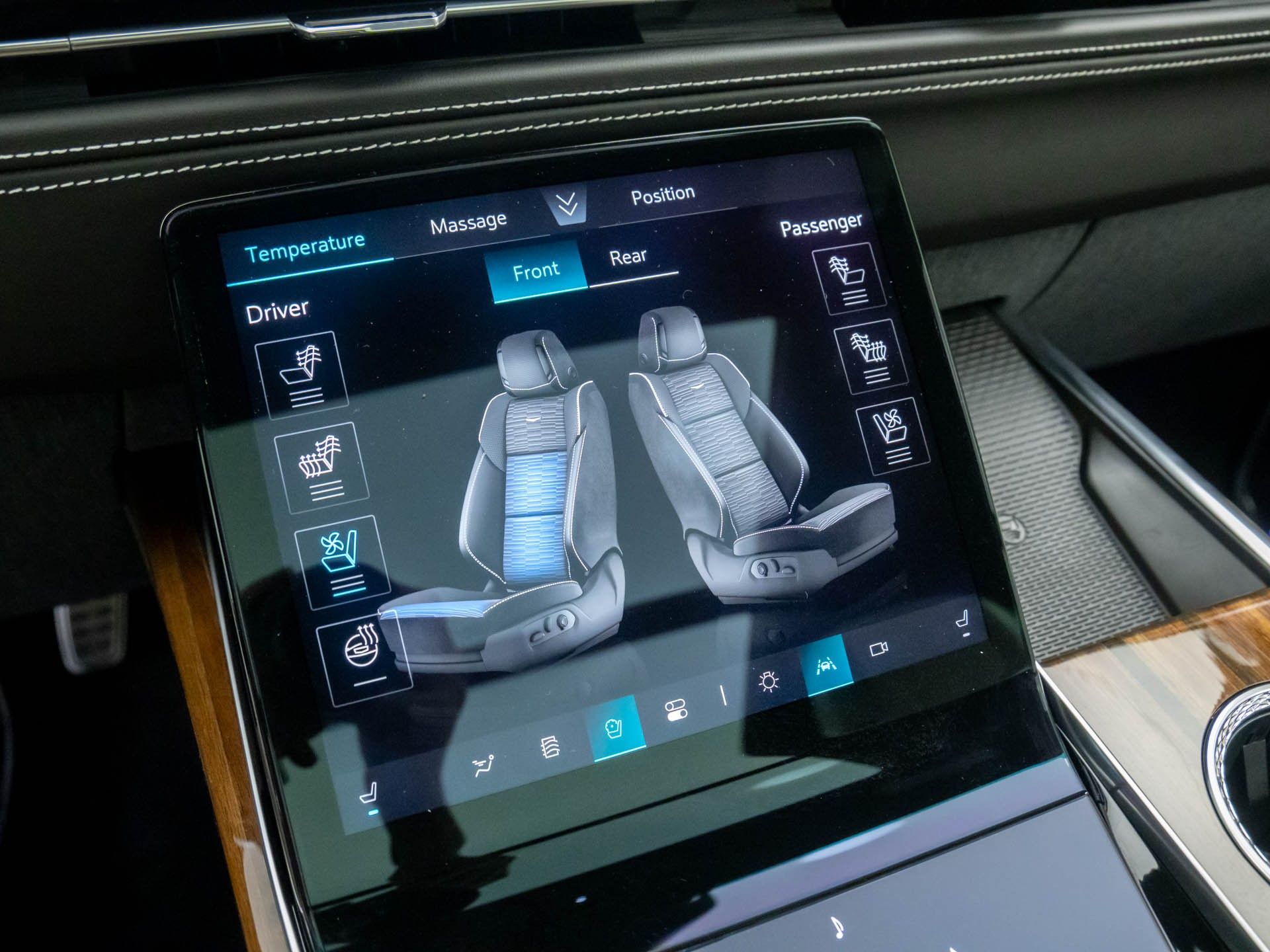 2026 Cadillac Escalade 4WD Platinum Sport Image 23 of 36