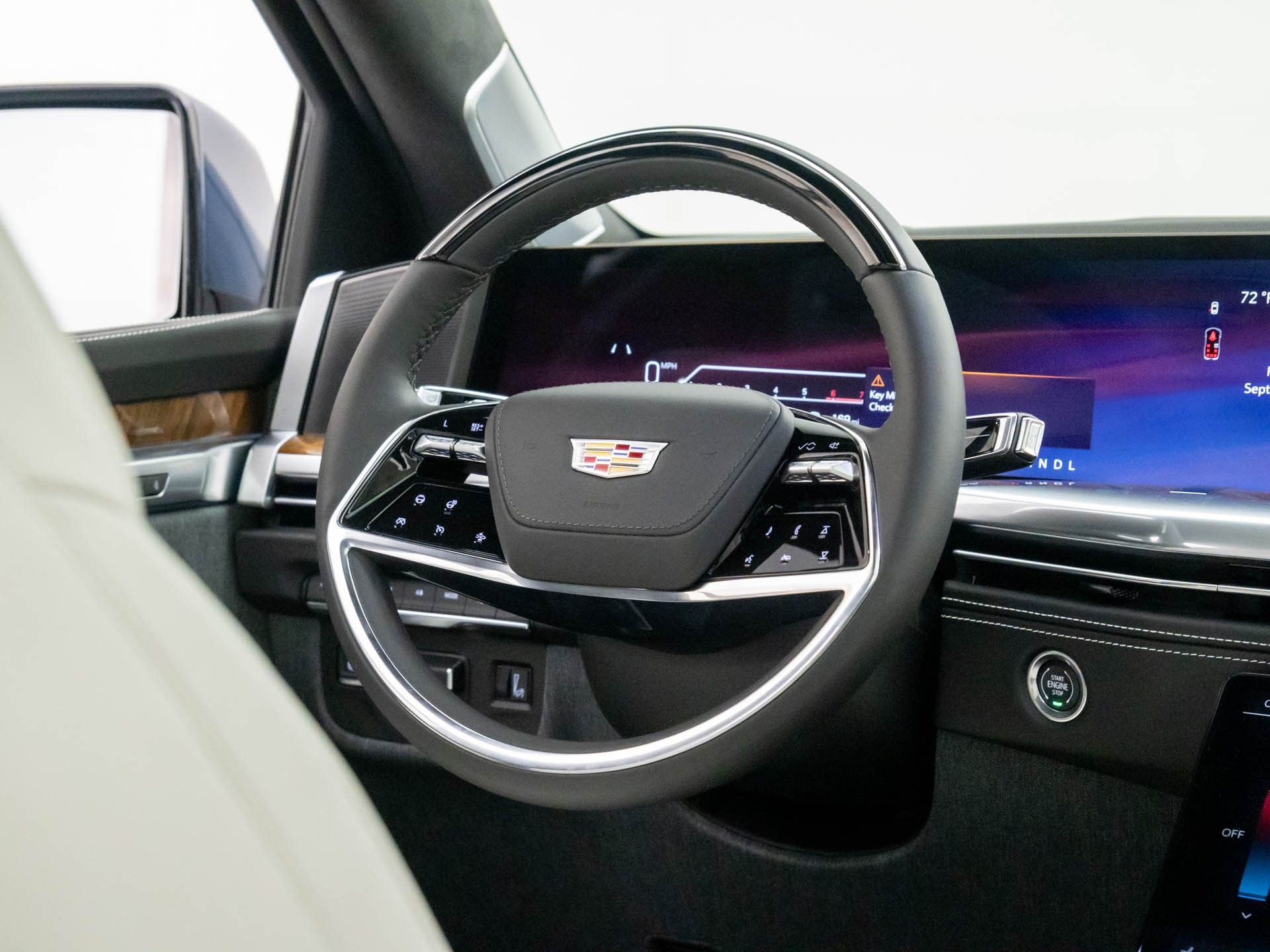 2026 Cadillac Escalade 4WD Platinum Sport Image 18 of 36