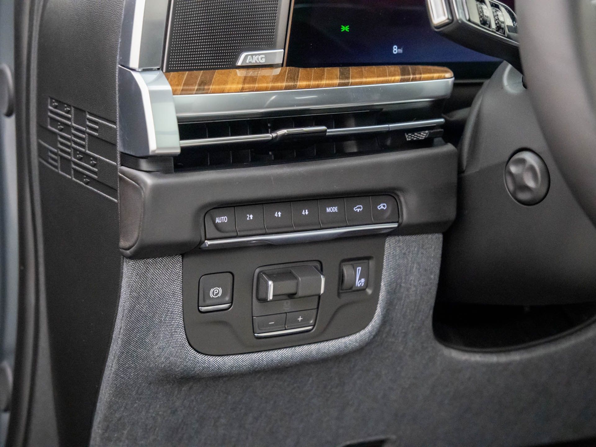 2026 Cadillac Escalade 4WD Platinum Sport Image 39 of 40