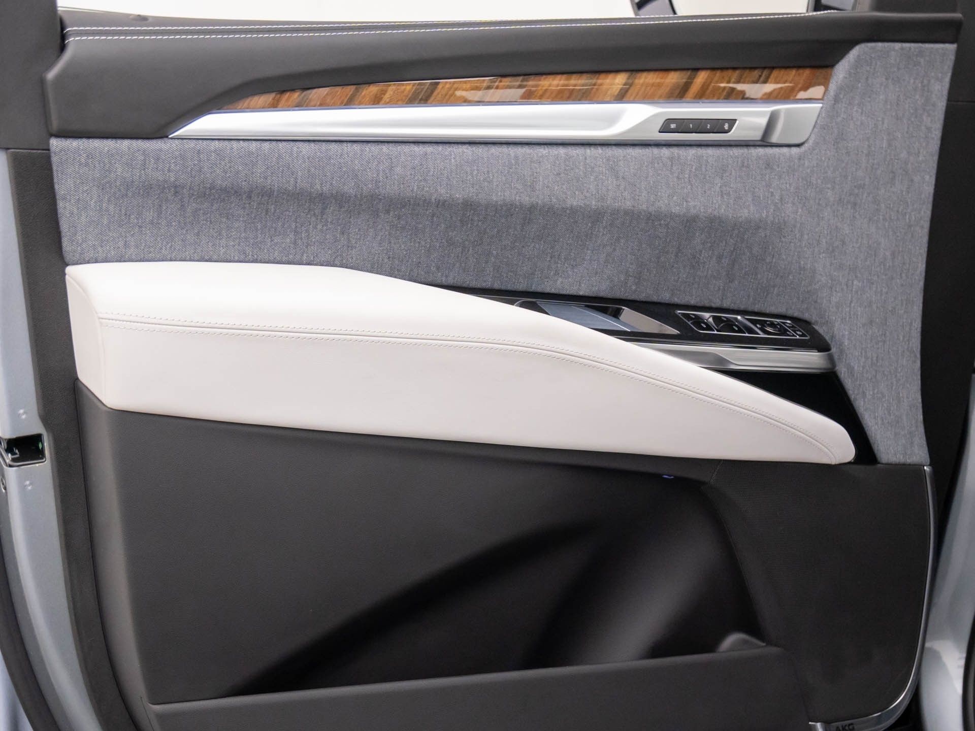 2026 Cadillac Escalade 4WD Platinum Sport Image 26 of 40