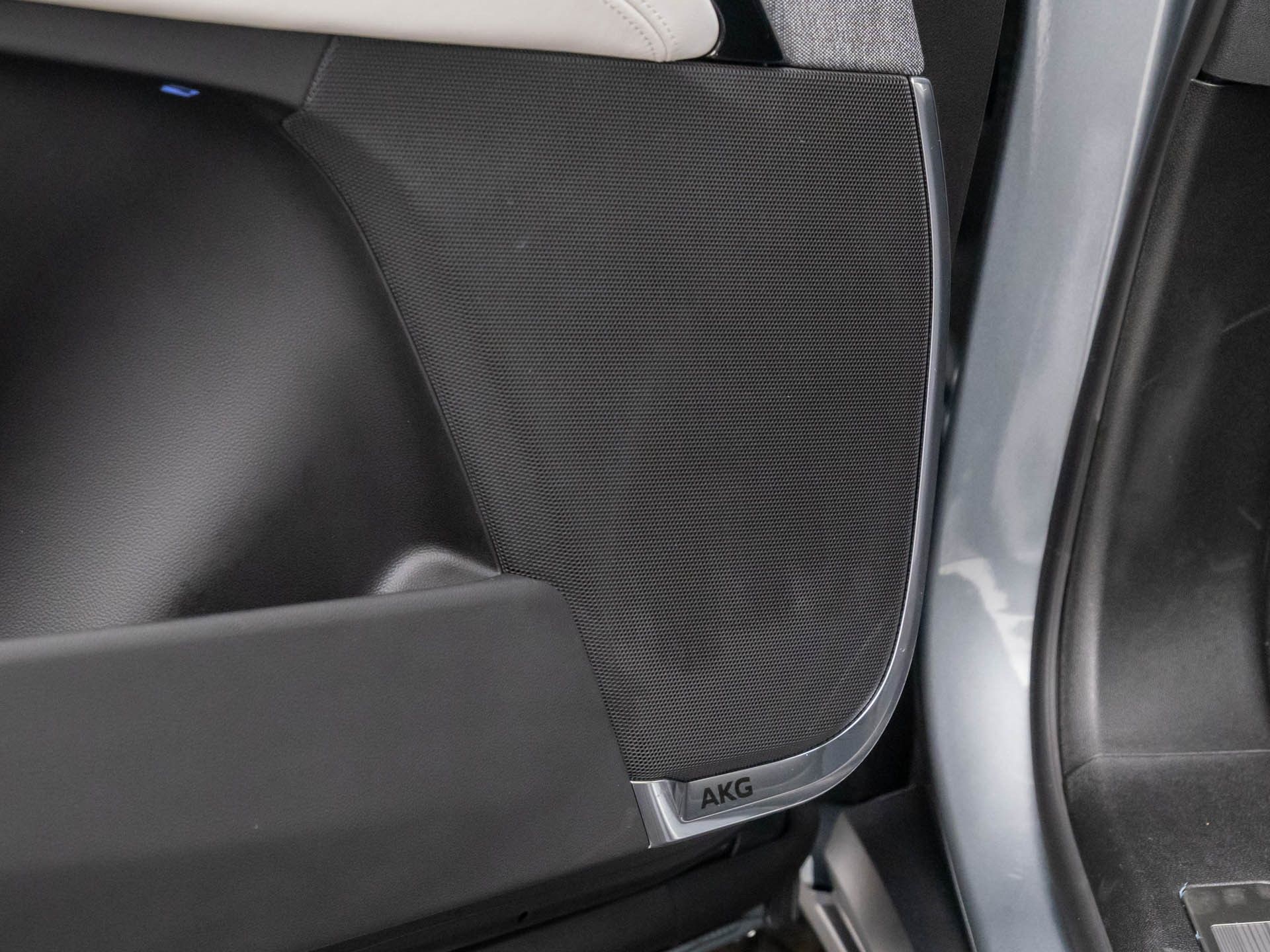 2026 Cadillac Escalade 4WD Platinum Sport Image 27 of 40