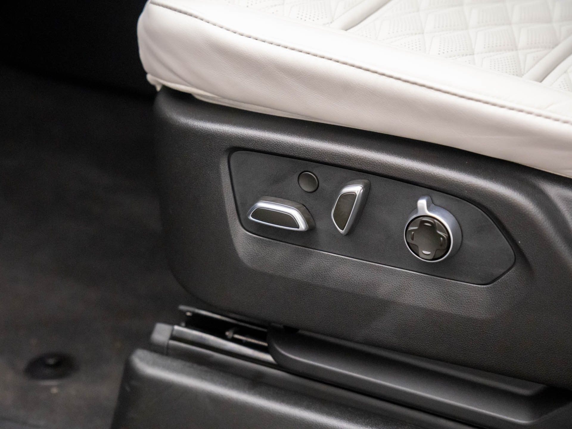 2026 Cadillac Escalade 4WD Platinum Sport Image 38 of 40