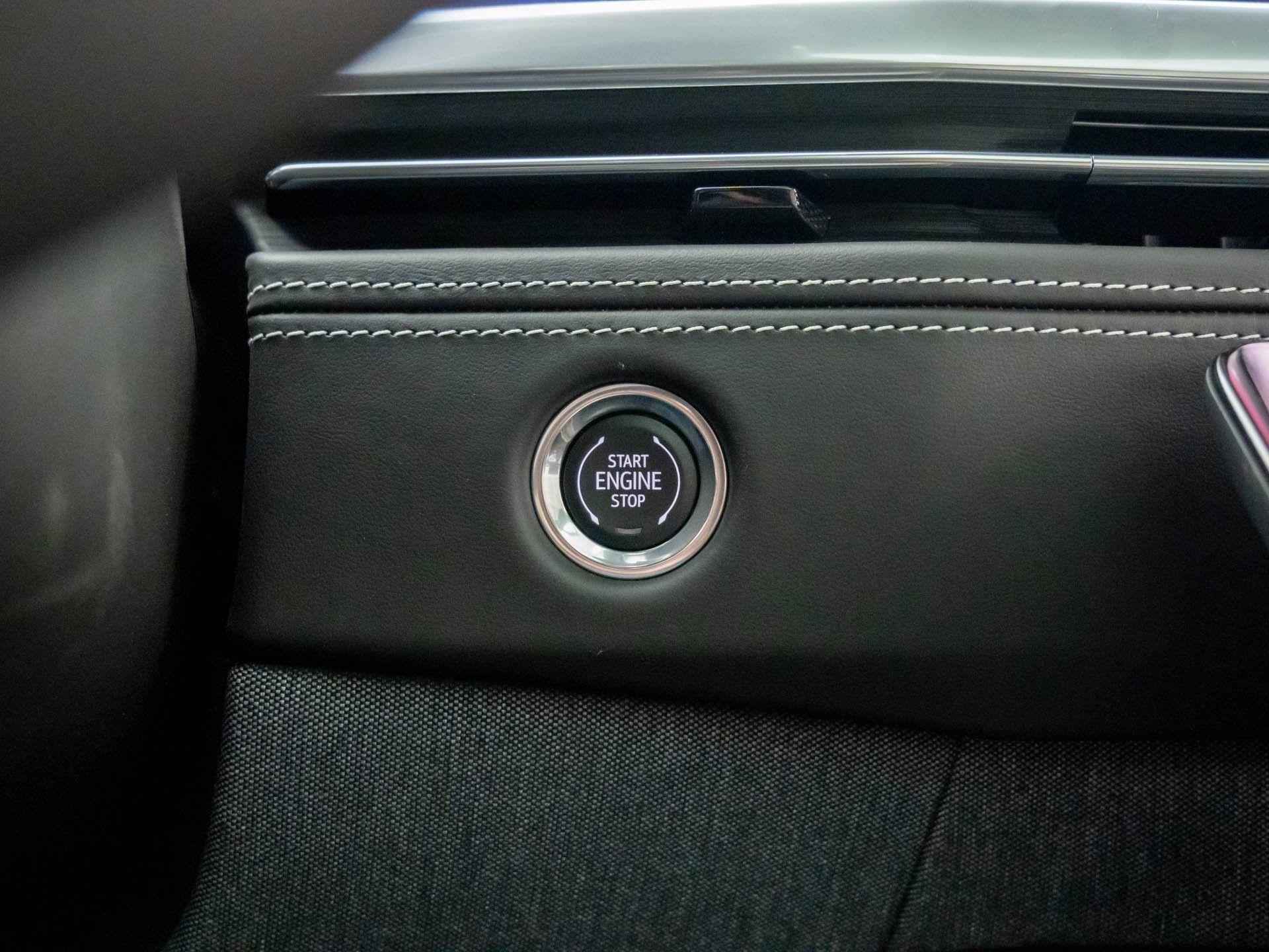 2026 Cadillac Escalade 4WD Platinum Sport Image 33 of 40