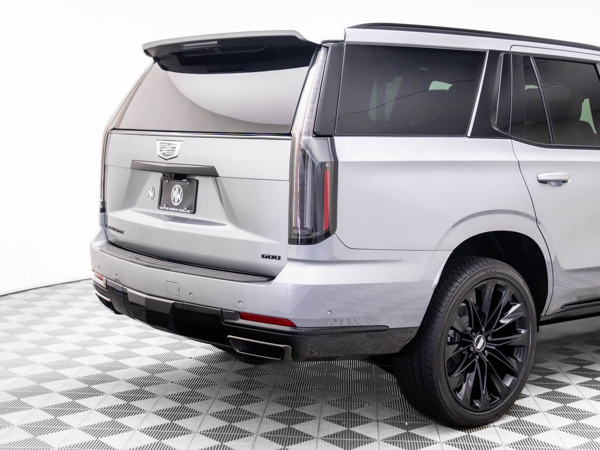 2026 Cadillac Escalade 4WD Platinum Sport Image 6 of 40