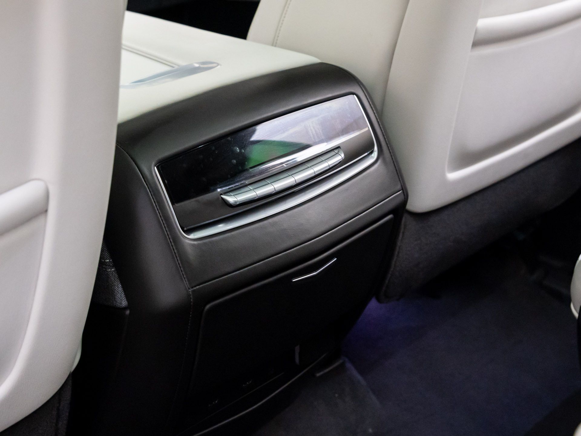 2026 Cadillac Escalade 4WD Platinum Sport Image 35 of 37