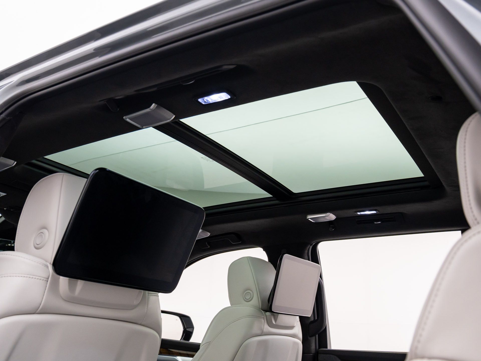 2026 Cadillac Escalade 4WD Platinum Sport Image 36 of 37