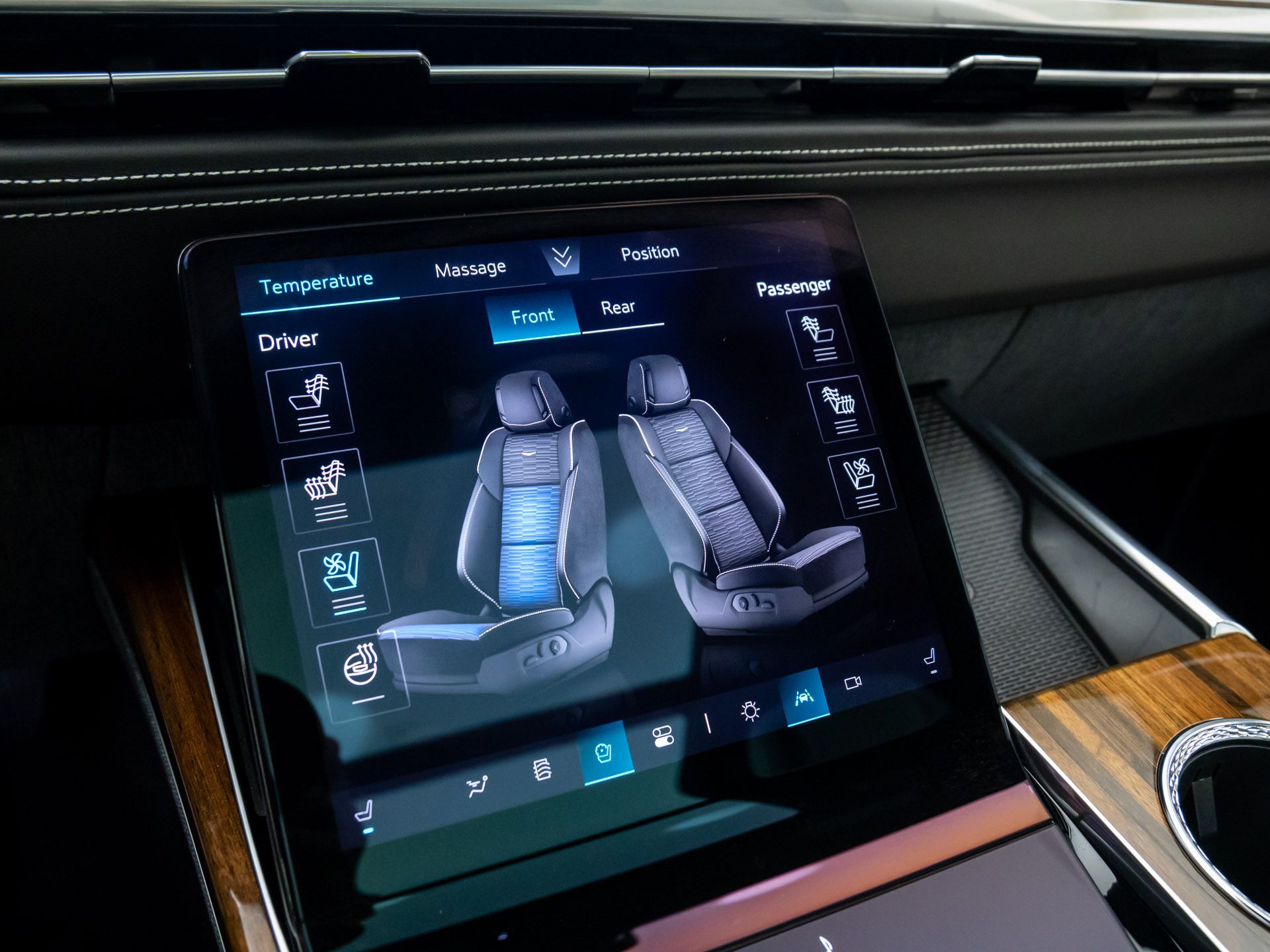 2026 Cadillac Escalade 4WD Platinum Sport Image 25 of 37