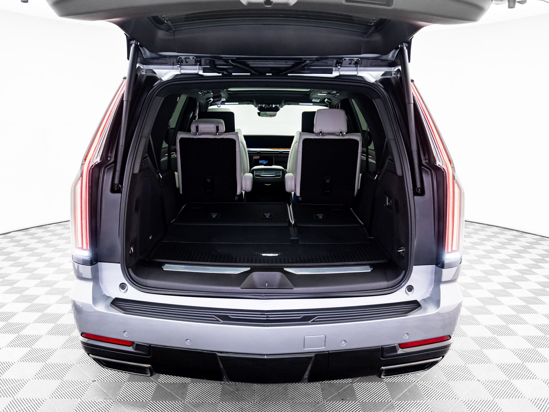 2026 Cadillac Escalade 4WD Platinum Sport Image 14 of 37