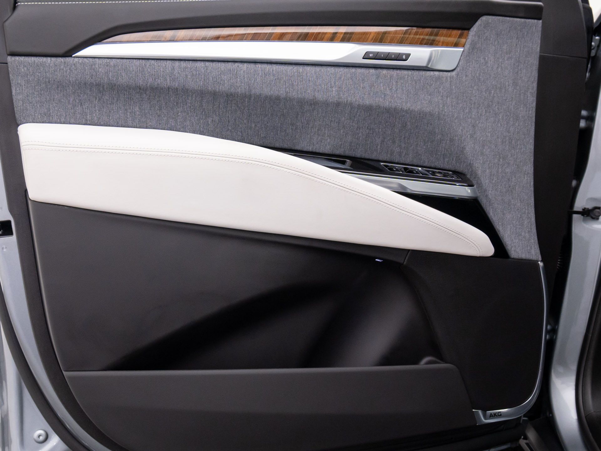 2026 Cadillac Escalade 4WD Platinum Sport Image 29 of 37