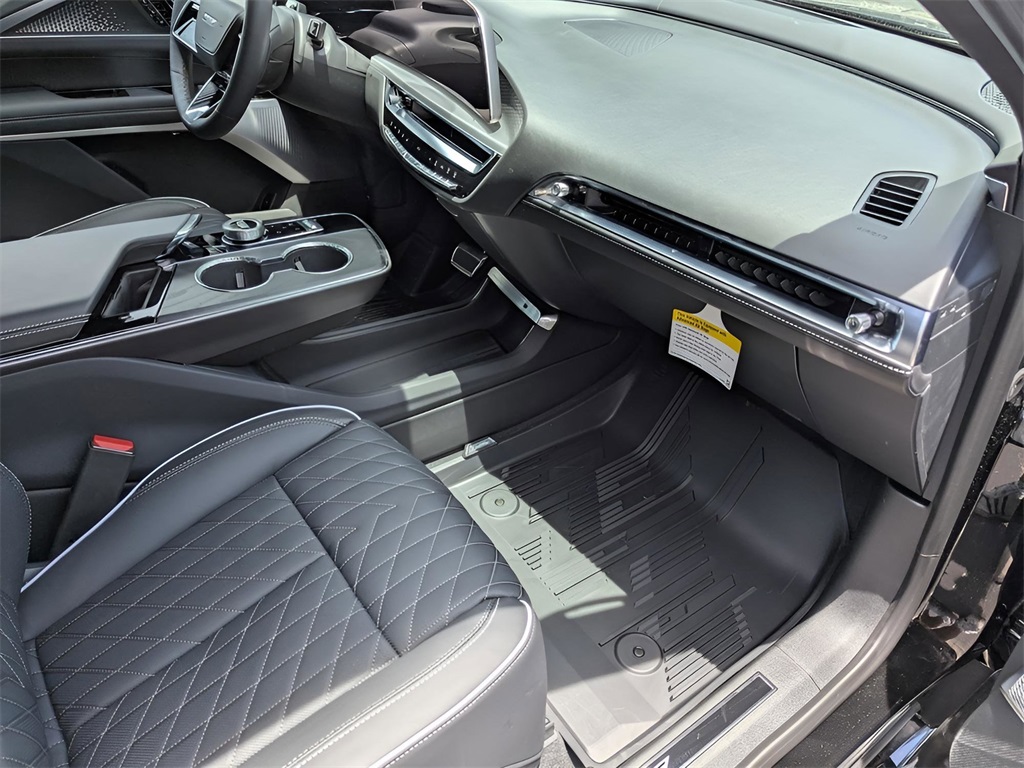 Vehicle image 18 of 20