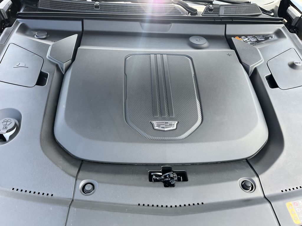 2026 Cadillac LYRIQ LYRIQ-V Premium Image 2 of 27