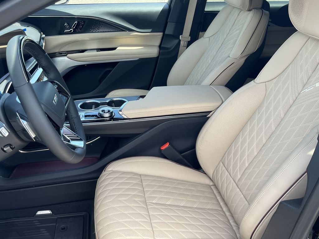 2026 Cadillac LYRIQ LYRIQ-V Premium Image 24 of 27