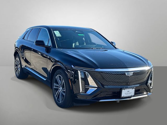 2026 Cadillac LYRIQ Luxury Image 3 of 18