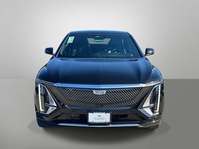 2026 Cadillac LYRIQ Luxury Image 2 of 18