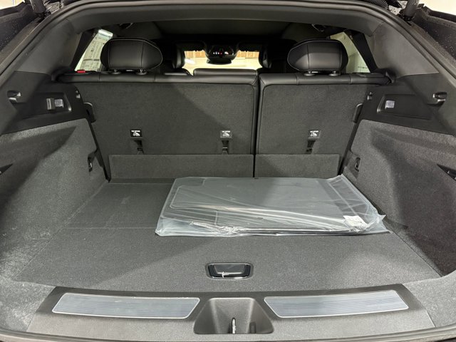 2026 Cadillac LYRIQ Sport Image 10 of 50