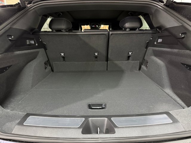 2026 Cadillac LYRIQ Sport Image 10 of 49