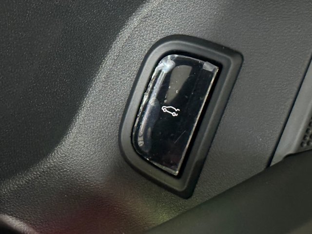 2026 Cadillac LYRIQ Sport Image 40 of 49