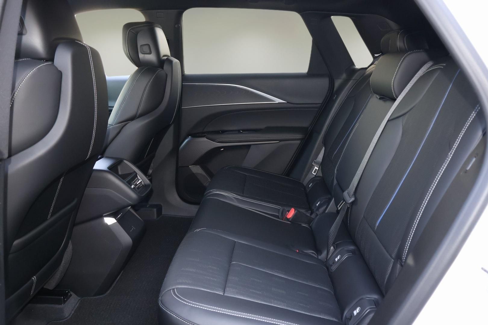 2026 Cadillac LYRIQ Sport Image 13 of 29