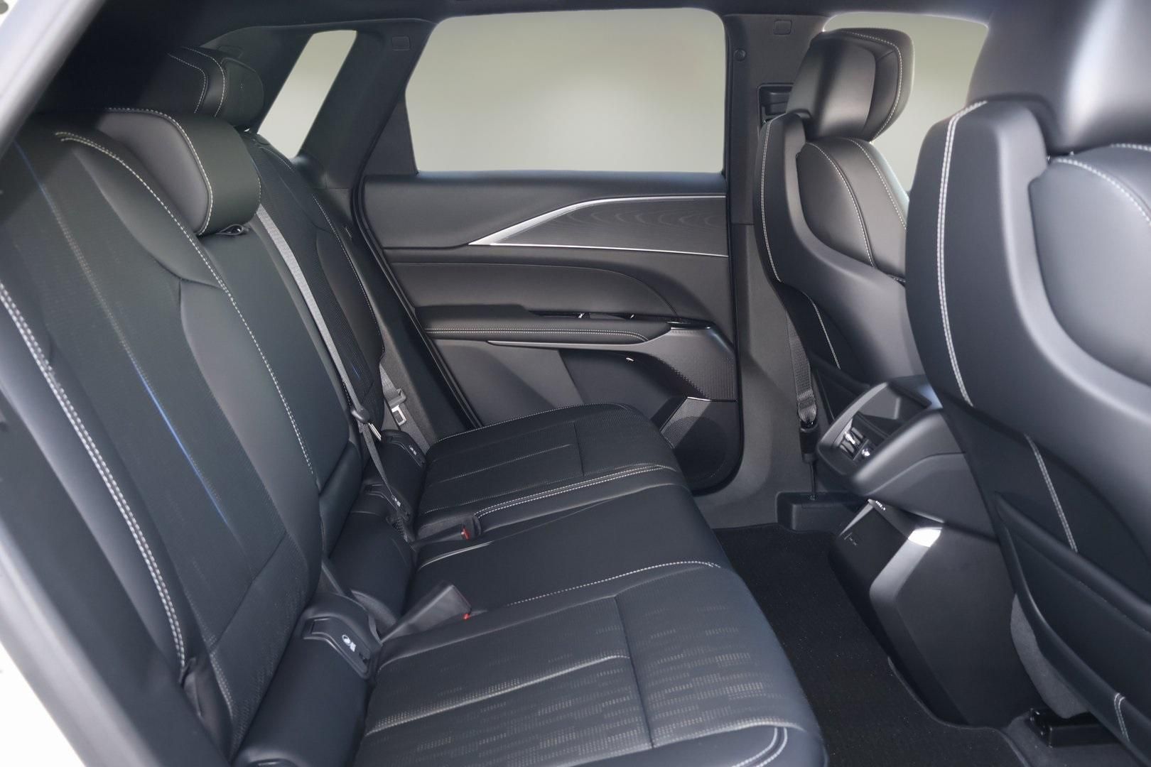 2026 Cadillac LYRIQ Sport Image 12 of 29