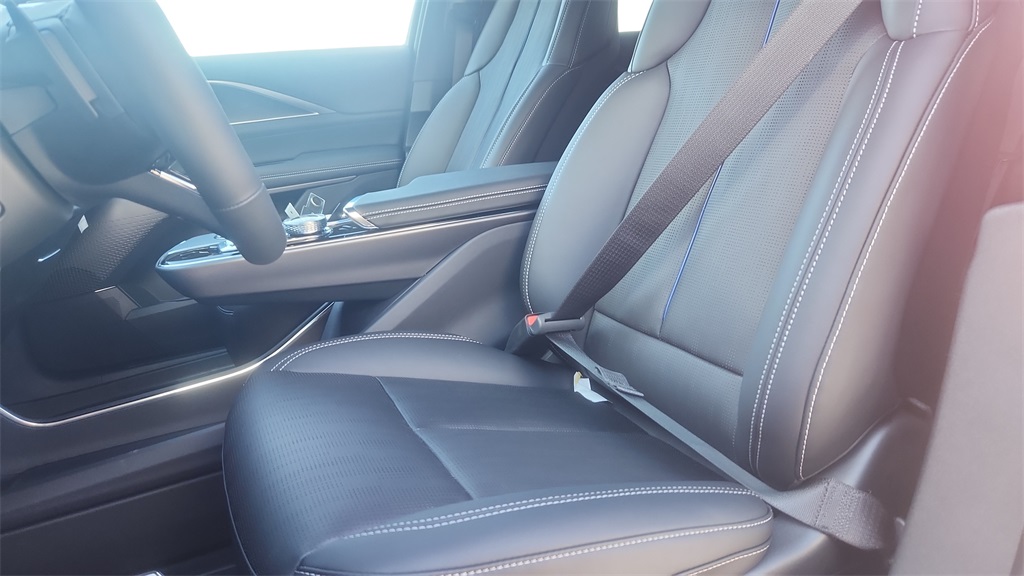 2026 Cadillac LYRIQ Sport Image 11 of 31