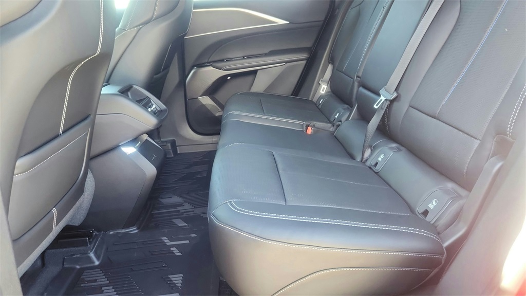 2026 Cadillac LYRIQ Sport Image 12 of 31