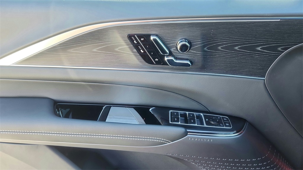 2026 Cadillac LYRIQ Sport Image 24 of 31