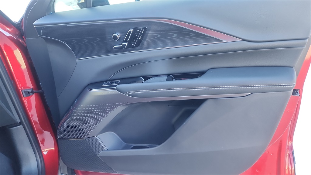 2026 Cadillac LYRIQ Sport Image 23 of 31