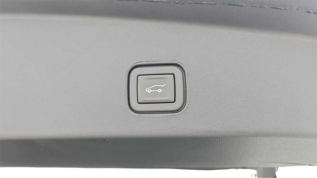 2026 Cadillac LYRIQ Sport Image 34 of 36