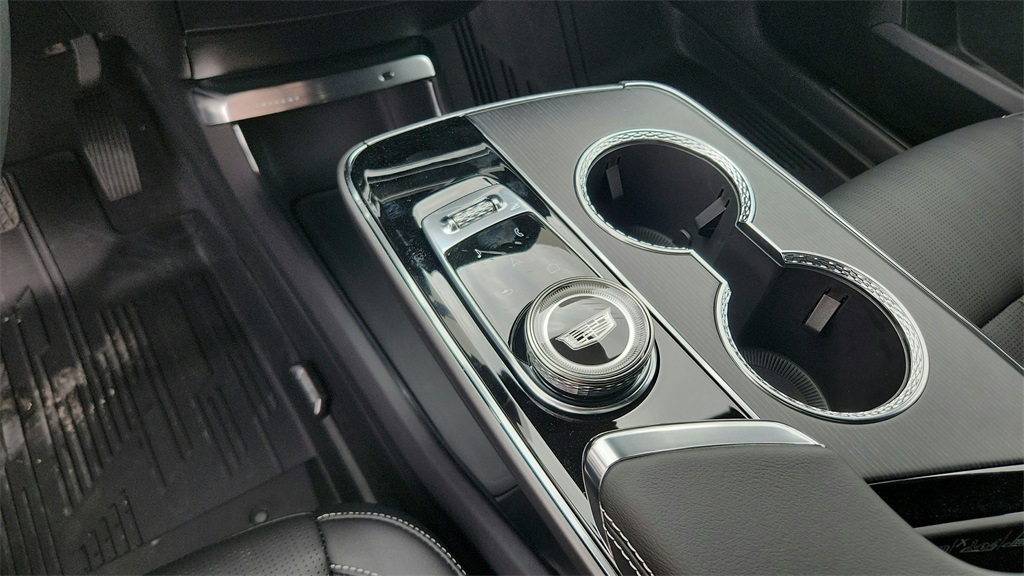 2026 Cadillac LYRIQ Sport Image 24 of 36