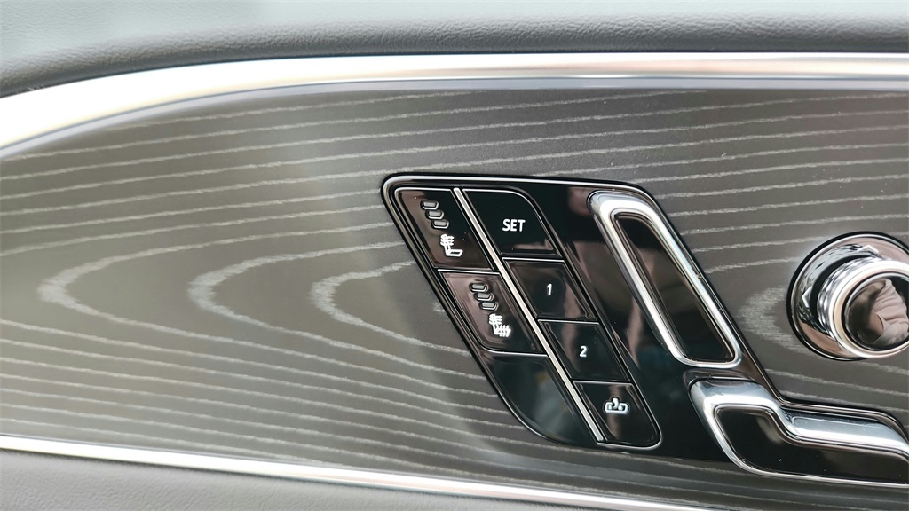 2026 Cadillac LYRIQ Sport Image 35 of 36